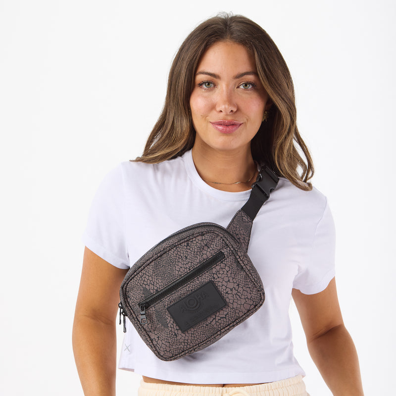 Keep It Light Hip Pack | Python