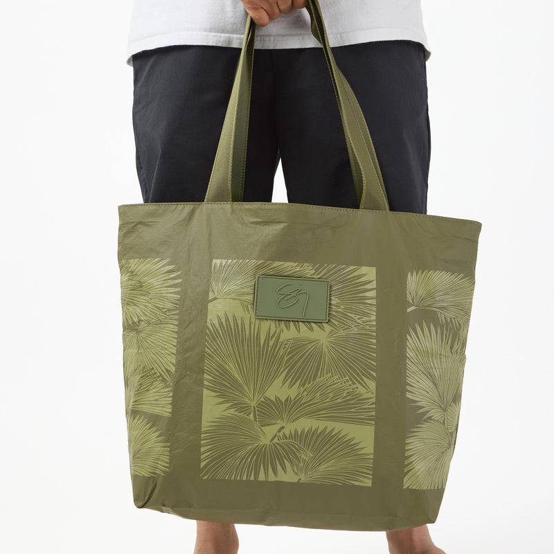 Day Tripper | Loulu by Sig Zane
