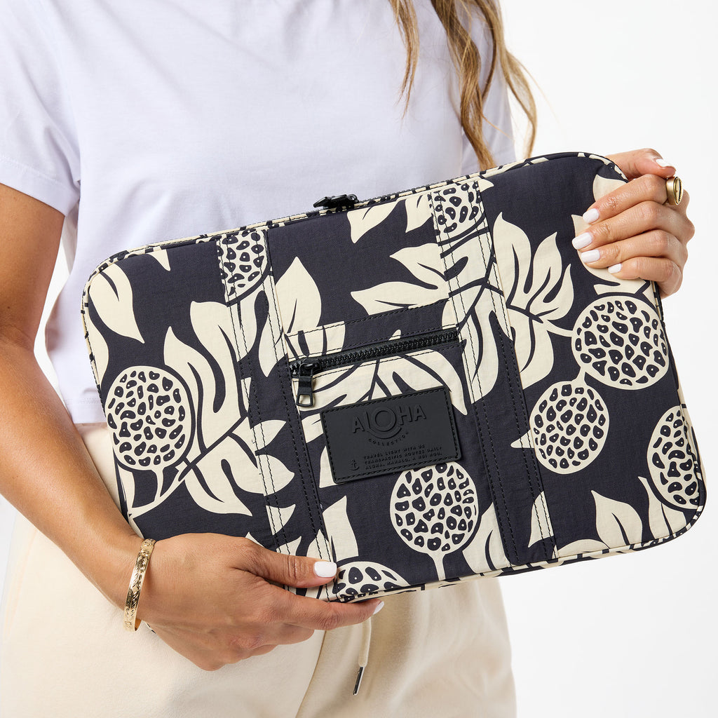 Keep It Light Laptop Case | Holomua