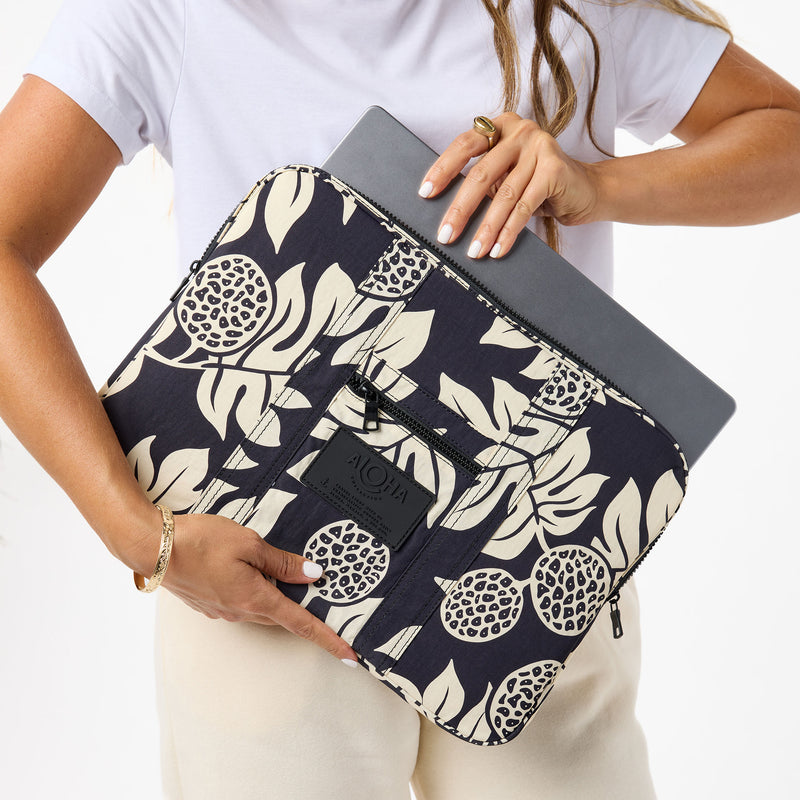 Keep It Light Laptop Case | Holomua