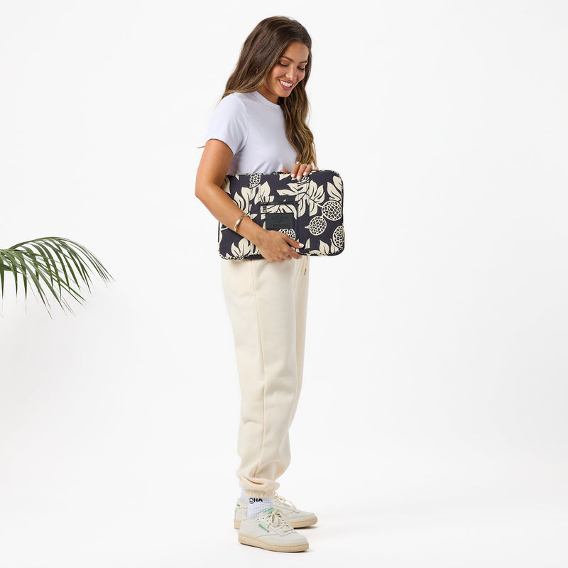 Keep It Light Laptop Case | Holomua