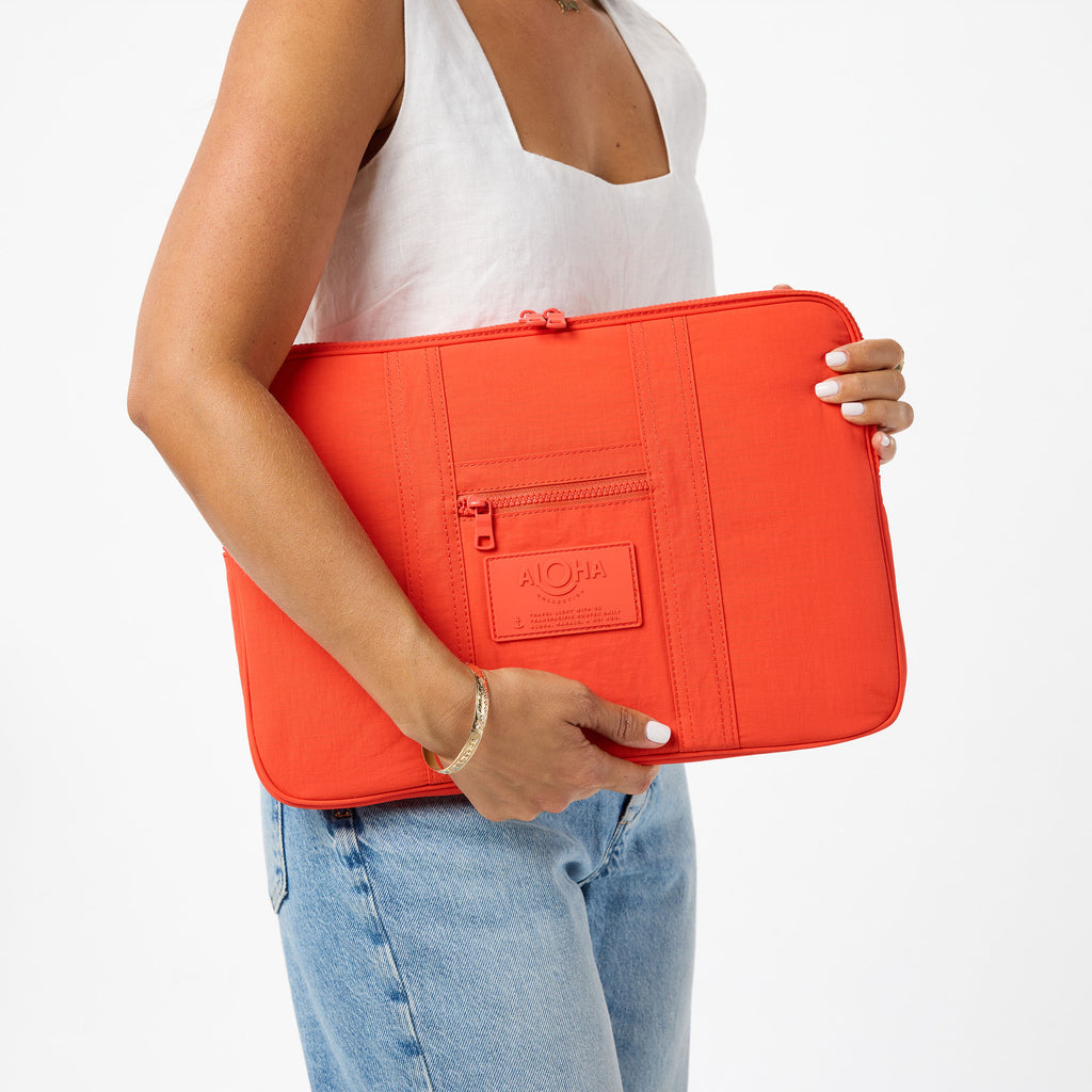 Keep It Light Laptop Case | Monochrome